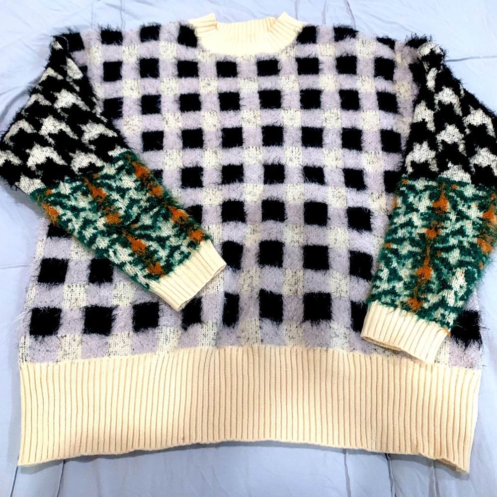 black/white patterned sweater- fuzzy soft